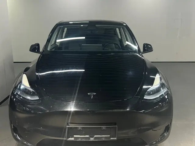 Tesla Model Y — Фото автомобиля 2