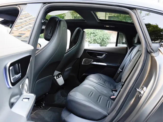 Mercedes-Benz EQE AMG — Фото автомобиля 12