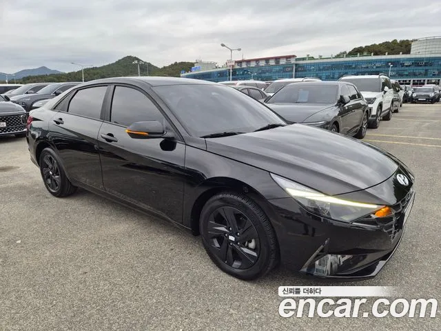 Hyundai Avante CN7 — Фото автомобиля 3