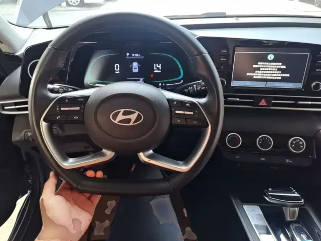 Hyundai Elantra — Фото автомобиля 9