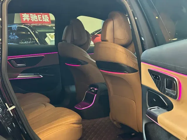 Mercedes-Benz E-Class — Фото автомобиля 18