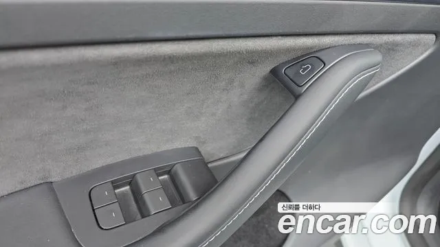 Tesla Model Y — Фото автомобиля 29