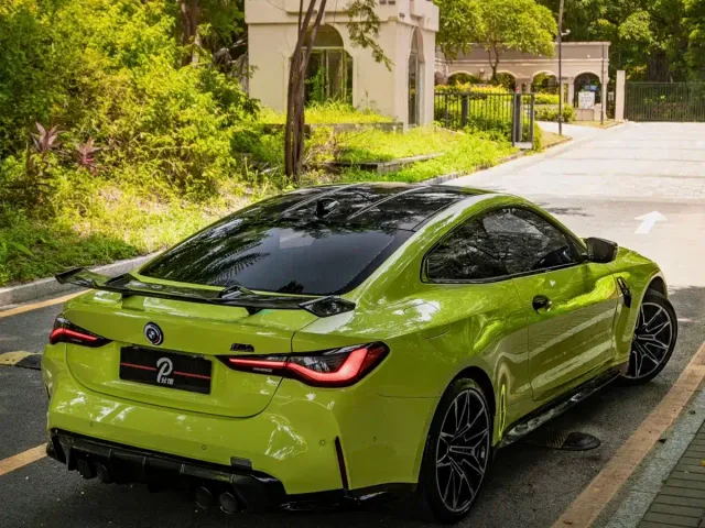 BMW M4 — Фото автомобиля 12