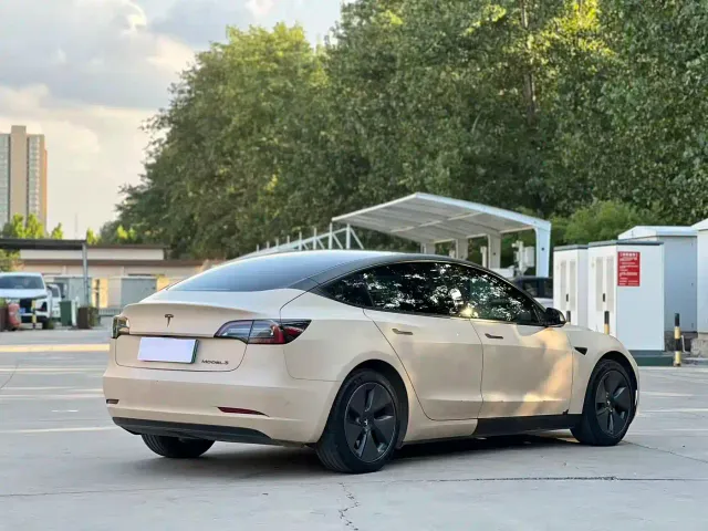 Tesla Model 3 — Фото автомобиля 7