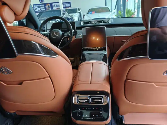 Mercedes-Benz Maybach S-Class — Фото автомобиля 13