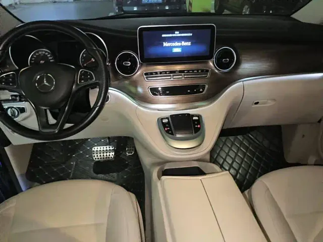 Mercedes-Benz V-Class — Фото автомобиля 12