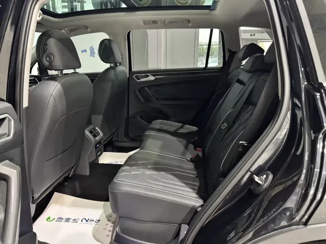 Volkswagen Tiguan L PHEV — Фото автомобиля 25