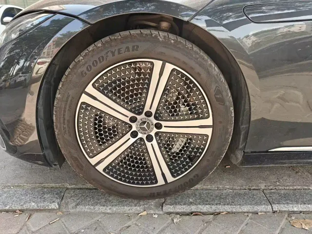 Mercedes-Benz EQS — Фото автомобиля 2