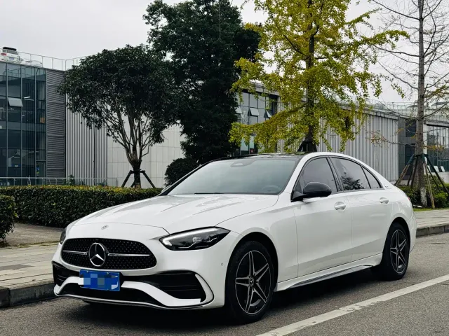 Фотография автомобиля — Mercedes-Benz C-Class