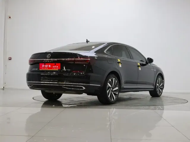 Volkswagen Passat — Фото автомобиля 4