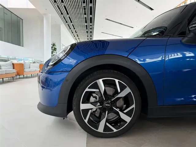 MINI Hatch — Фото автомобиля 9