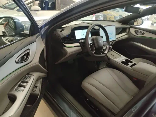 BYD Seal 07 DM-i — Фото автомобиля 15