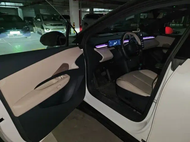 Lynk & Co Lynk & Co Z20 2025 530km RWD Max — Фото автомобиля 12