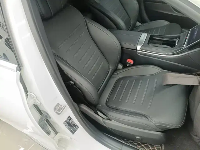 Mercedes-Benz C-Class — Фото автомобиля 24