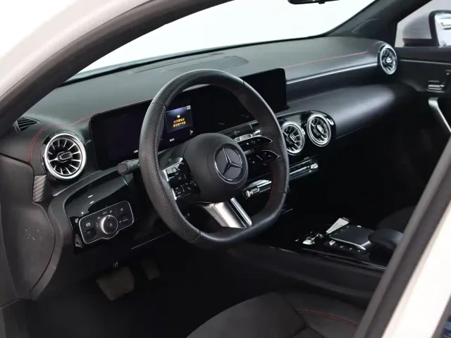 Mercedes-Benz A-Class — Фото автомобиля 19