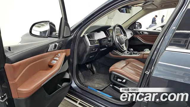 BMW X7 — Фото автомобиля 10
