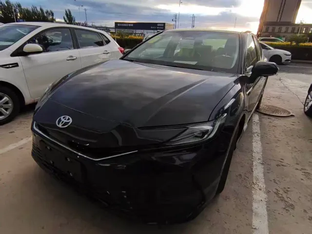 Toyota Camry — Фото автомобиля 10