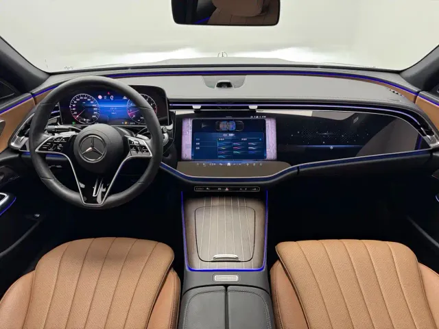 Mercedes-Benz E-Class — Фото автомобиля 13
