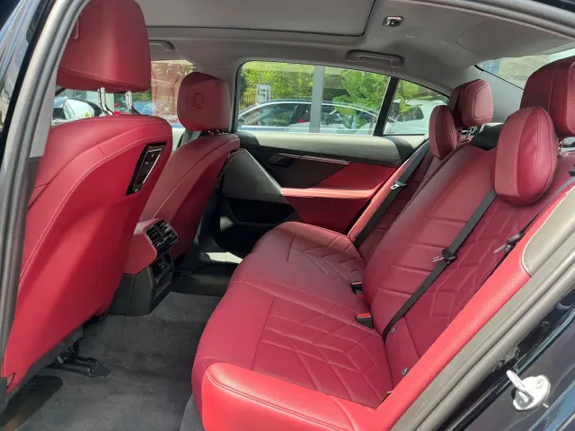 BMW i5 — Фото автомобиля 13
