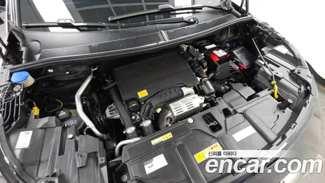 Peugeot 5008 — Фото автомобиля 6