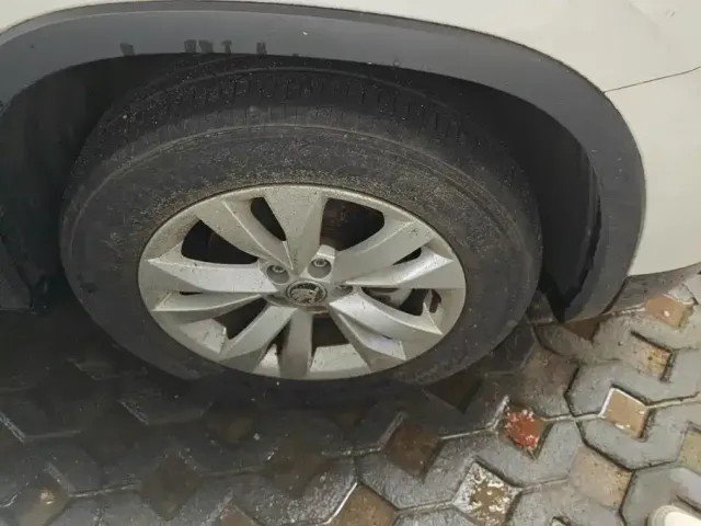 Škoda Kamiq 2021 1.5L Manual Standard — Фото автомобиля 6