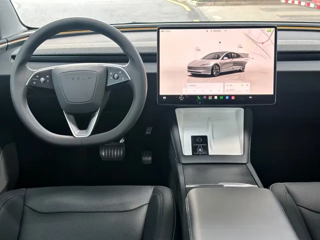 Tesla Model 3 — Фото автомобиля 13