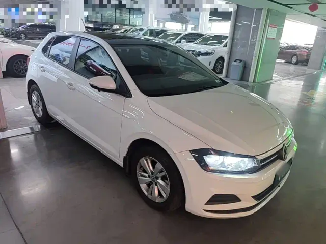 Volkswagen Polo — Фото автомобиля 3