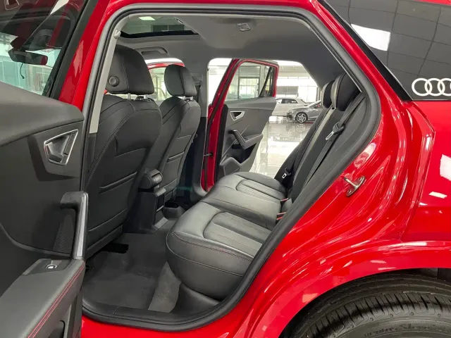 Audi Q2L — Фото автомобиля 7