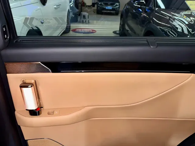 GAC Trumpchi E8 — Фото автомобиля 19