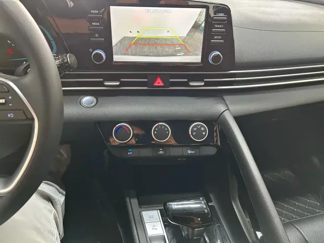Hyundai Elantra — Фото автомобиля 17