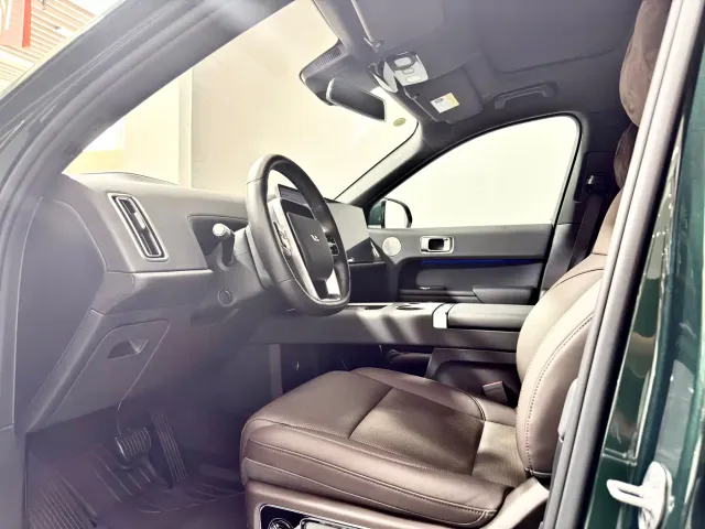 Li Auto L8 — Фото автомобиля 10