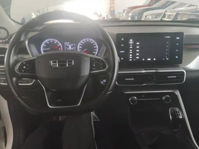 Geely Binyue — Фото автомобиля 9