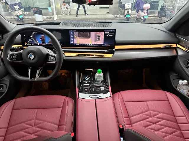BMW 5 Series — Фото автомобиля 9
