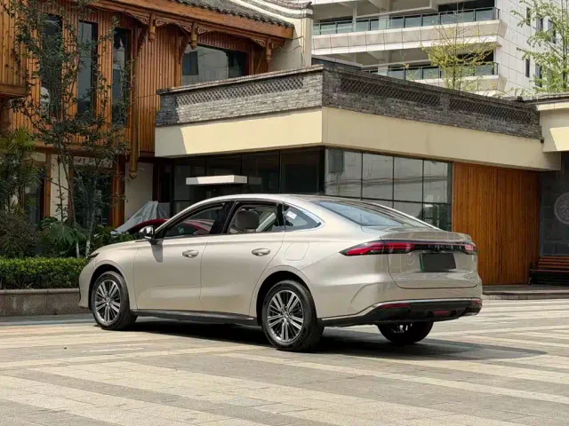 Geely Galaxy Galaxy Stellar 6 2025 Base Version — Фото автомобиля 4
