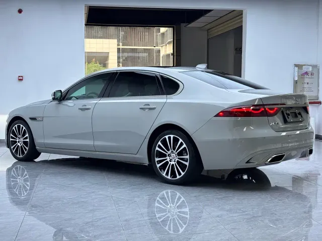 Jaguar XFL — Фото автомобиля 19