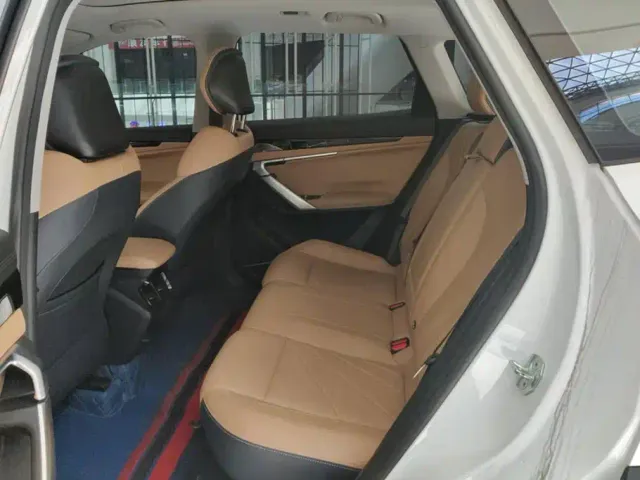 Geely Boyue L — Фото автомобиля 11