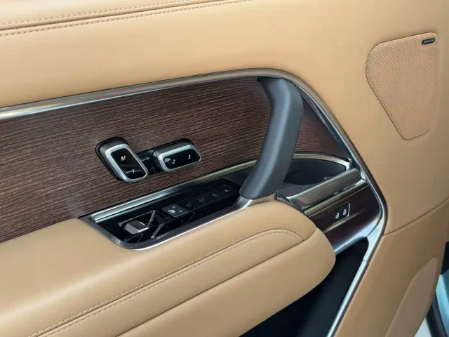 Land Rover Range Rover — Фото автомобиля 16