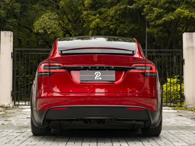 Tesla Model X — Фото автомобиля 5