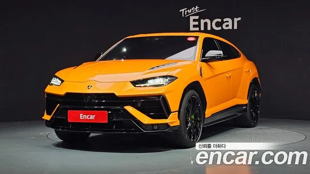Фотография автомобиля — Lamborghini Urus