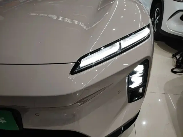 Nio ET5 — Фото автомобиля 23