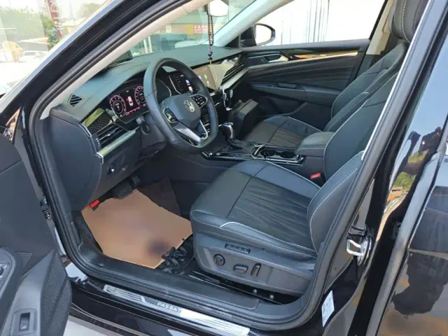 Volkswagen Passat — Фото автомобиля 14