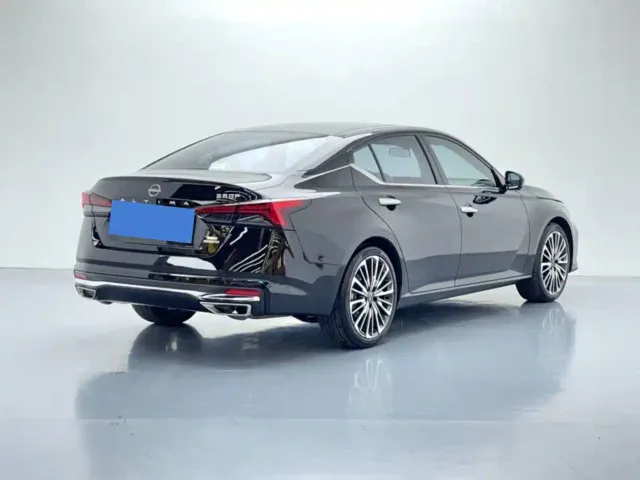 Nissan Teana — Фото автомобиля 4