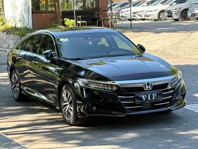 Honda Accord — Фото автомобиля 3