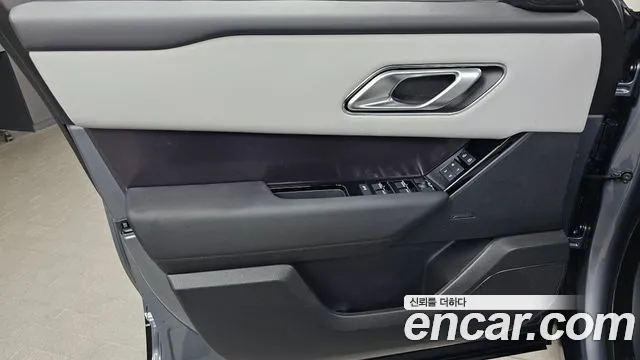 Land Rover Range Rover Velar Range Rover Velar 2.0 P250 Dynamic SE — Фото автомобиля 24