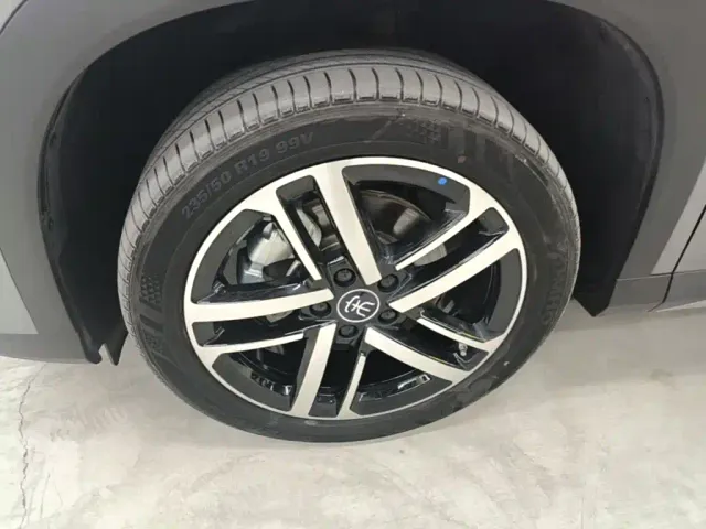 BYD Song L DM-i 2024 112km Leading Edition — Фото автомобиля 22