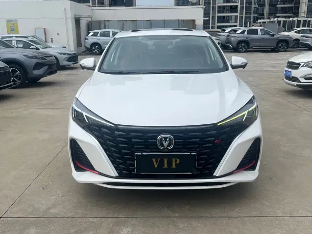 Changan Eado — Фото автомобиля 2