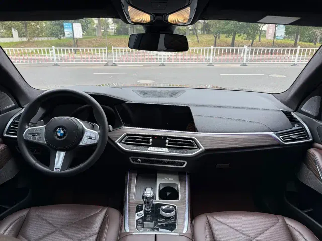 BMW X5 — Фото автомобиля 10