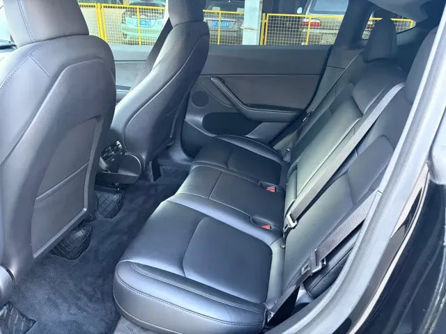 Tesla Model Y — Фото автомобиля 8