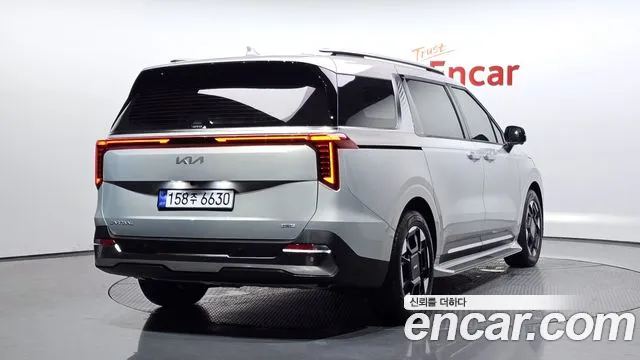 Kia Carnival — Фото автомобиля 2
