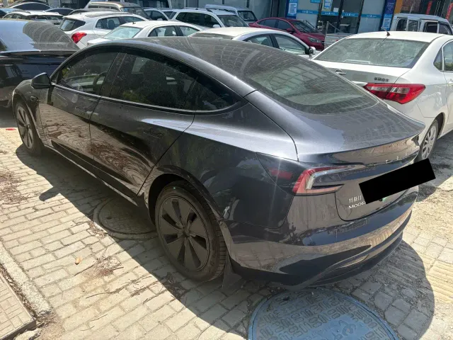 Tesla Model 3 — Фото автомобиля 3